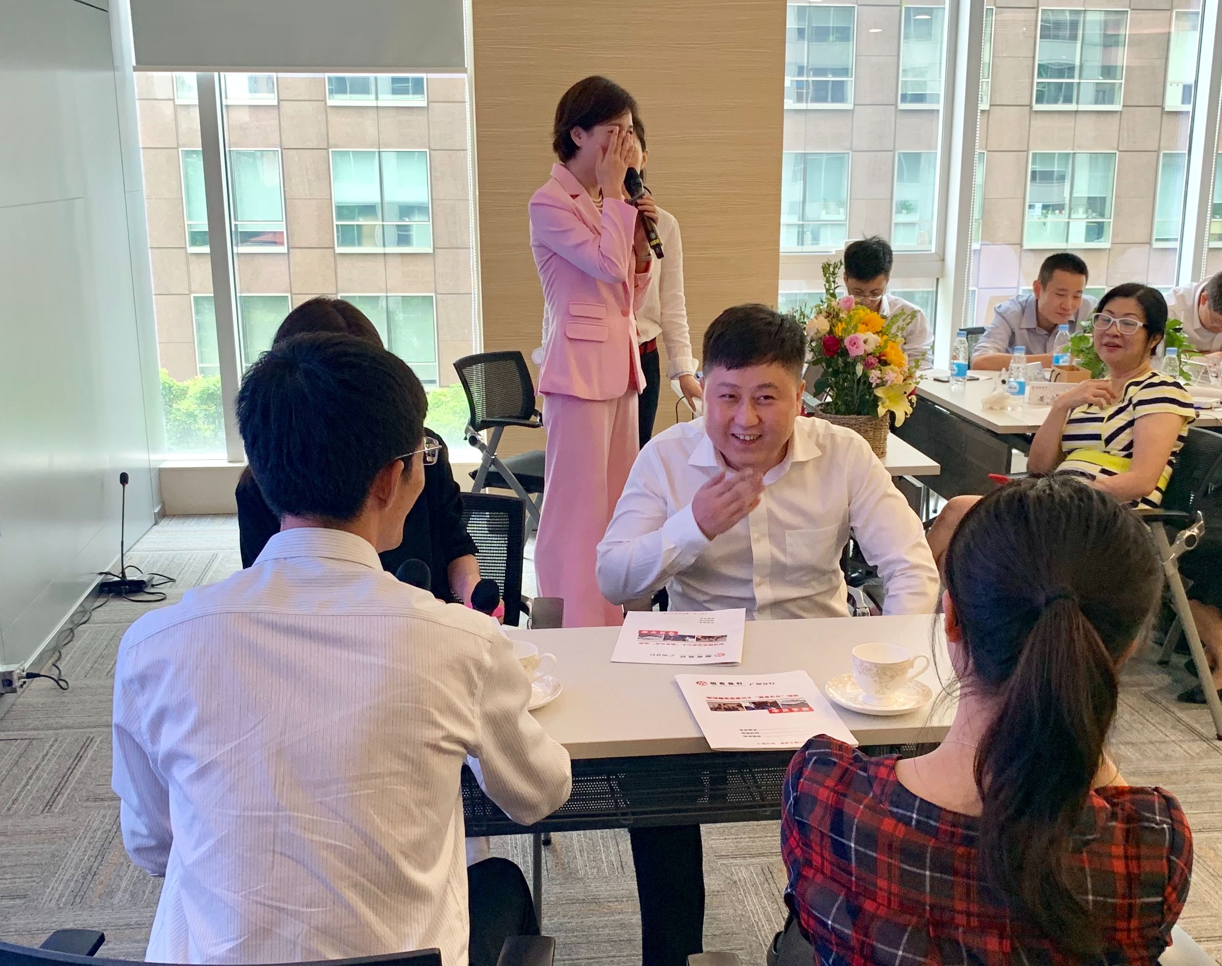 提升企業(yè)服務(wù)效能，為什么選擇行政禮儀培訓(xùn)學(xué)校？